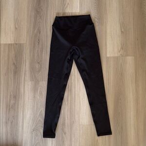 ON SET Black High-Waisted Leggings